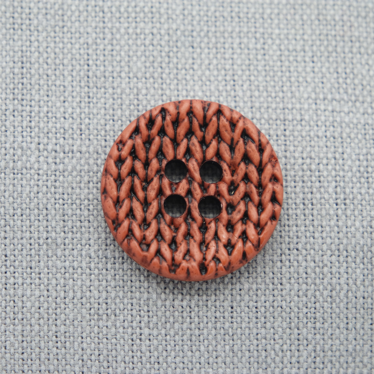 Plastic button, large 25002